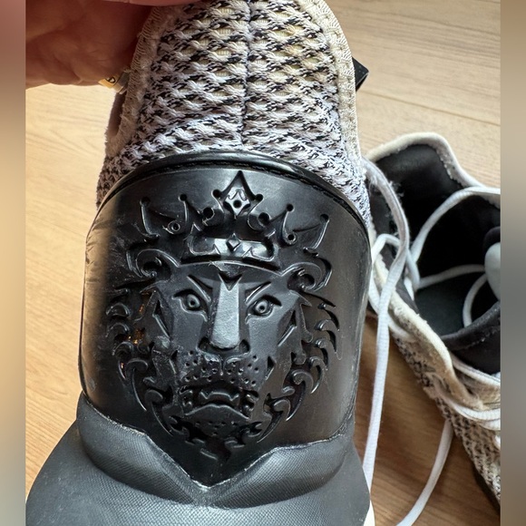 LeBron James Witness IV White and Black - Picture 2 of 9